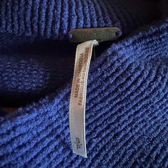 Women's Blue Sweater - Picture 6 of 6